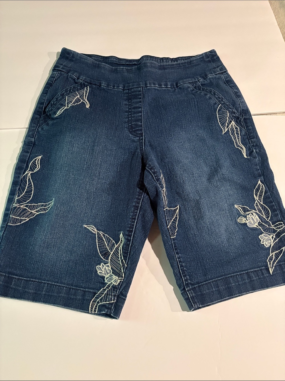 Westbound 12P Embroidered Denim Bermuda Shorts Floral Cottagecore Boho